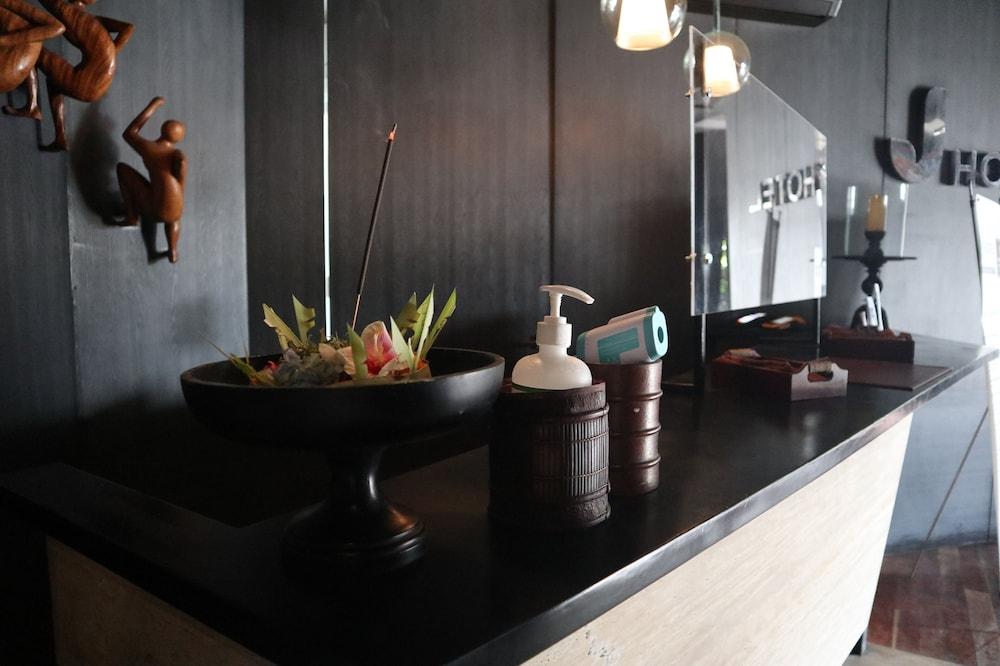 J Hotel Kuta Kuta Lombok Kültér fotó